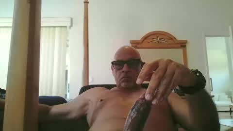 Snapshot of rionel chatting on December 2025 06:14:01 PM RioNel online show from December 2025 06:14:01 PM