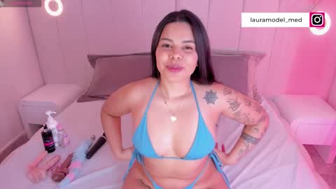 Riri Candy online show from November 2025 04:01:02 AM