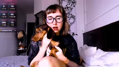 Snapshot of riri_rich chatting on January 2025 05:37:01 AM Rita online show from January 2025 05:37:01 AM