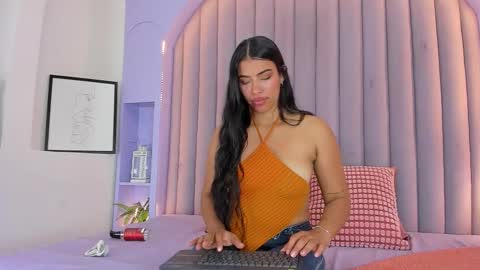 Snapshot of ririibrunette__ chatting on October 2025 08:02:02 PM RIRI online show from October 2025 08:02:02 PM