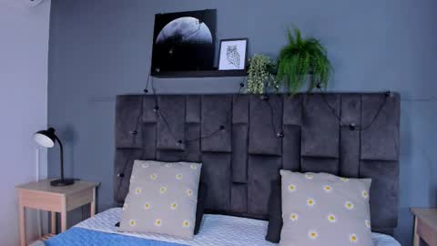 Snapshot of ririibrunette__ chatting on November 2025 07:19:02 PM RIRI online show from November 2025 07:19:02 PM