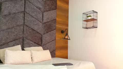 Snapshot of ririibrunette__ chatting on November 2025 08:55:01 PM RIRI online show from November 2025 08:55:01 PM