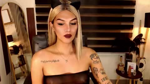 riri online show from November 2025 07:36:02 AM