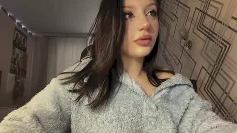 Nicole online show from April 2026 02:40:01 PM