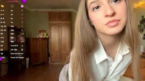 Snapshot of riskykiss chatting on May 2026 01:29:01 PM Mary online show from May 2026 01:29:01 PM
