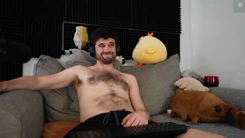 Ryan aka KeylimeRy online show from April 2026 03:59:01 PM