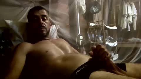 Snapshot of roadsidepicnic01 chatting on February 2025 03:42:01 PM Daddy online show from February 2025 03:42:01 PM