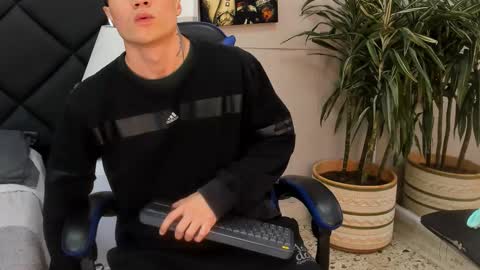 Roan Birkin online show from March 2026 09:07:01 PM