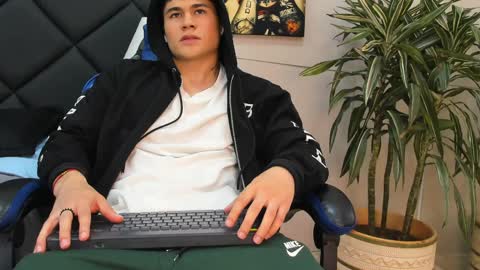 Roan Birkin online show from April 2026 07:08:01 PM