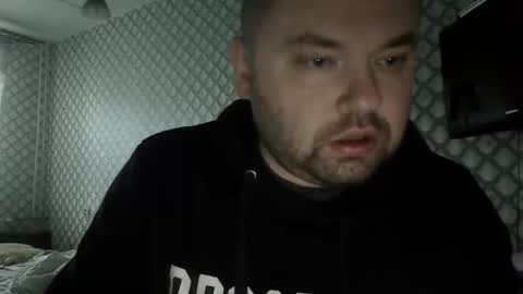 rob18997 online show from November 2025 07:10:01 AM