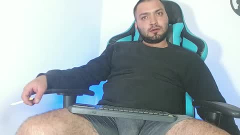 Snapshot of robert_leroy chatting on July 2026 04:19:01 AM Stiven - online show from July 2026 04:19:01 AM