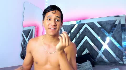 Snapshot of robertmiller21 chatting on December 2024 06:54:02 AM Robert Miller And Mael Thompson online show from December 2024 06:54:02 AM