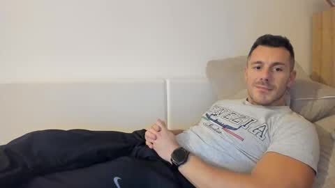 roberto4ever online show from February 2026 06:04:02 PM