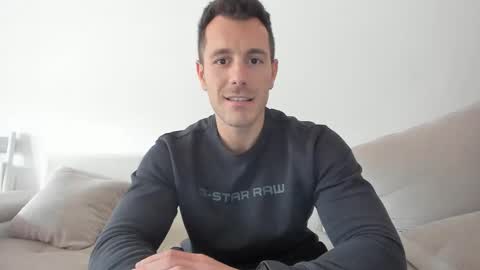 roberto4ever online show from March 2026 12:19:01 PM