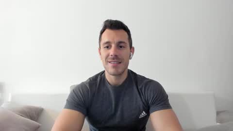 roberto4ever online show from March 2026 12:10:02 PM