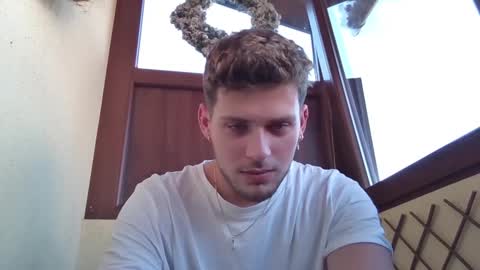 Snapshot of roberto_twink1 chatting on December 2024 07:51:01 AM Roberto online show from December 2024 07:51:01 AM