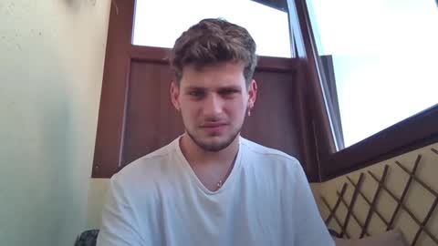 Snapshot of roberto_twink1 chatting on January 2025 09:05:01 AM Roberto online show from January 2025 09:05:01 AM