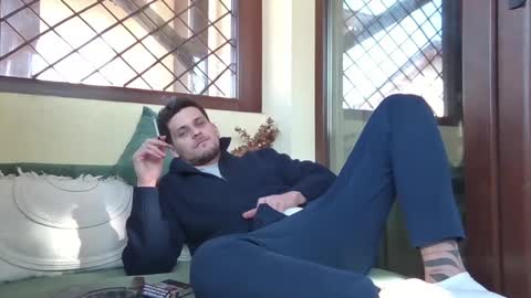 Snapshot of roberto_twink1 chatting on March 2025 12:55:01 PM Roberto online show from March 2025 12:55:01 PM