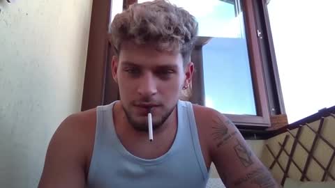 Snapshot of roberto_twink1 chatting on September 2025 08:28:02 AM Roberto online show from September 2025 08:28:02 AM