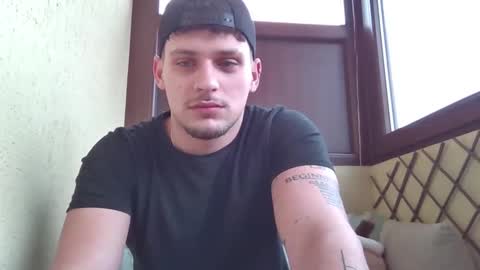 Snapshot of roberto_twink1 chatting on February 2026 08:32:01 AM Roberto online show from February 2026 08:32:01 AM