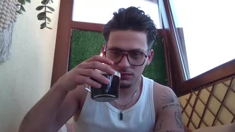 Snapshot of roberto_twink1 chatting on April 2026 10:02:02 AM Roberto online show from April 2026 10:02:02 AM