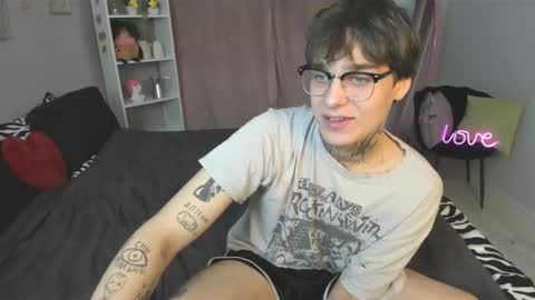 Snapshot of roberttate_ chatting on November 2025 05:14:02 PM RobertTate online show from November 2025 05:14:02 PM