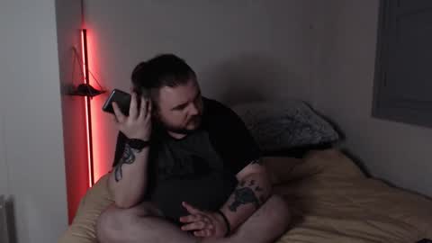 Snapshot of robinmyself chatting on November 2025 10:42:02 PM Robin online show from November 2025 10:42:02 PM