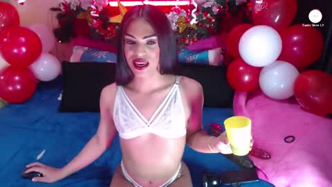 Snapshot of robinsonbaker chatting on February 2025 04:23:02 AM Margot Ferrer online show from February 2025 04:23:02 AM