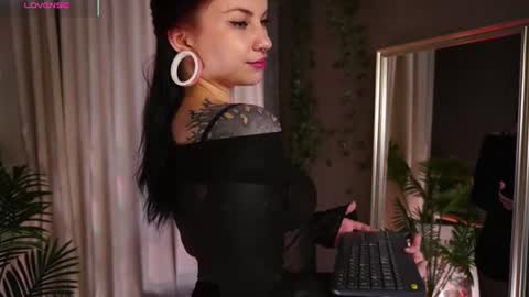 Roxy online show from June 2026 08:33:02 PM