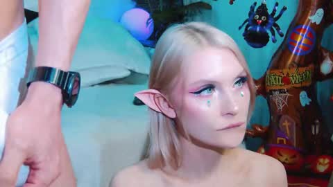 Lina and Den online show from October 2025 11:05:01 AM