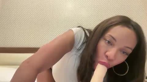 rockybee1 online show from November 2025 11:05:01 PM