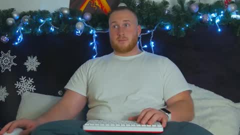 Snapshot of roddy_riss chatting on December 2024 02:46:02 PM Roddy online show from December 2024 02:46:02 PM