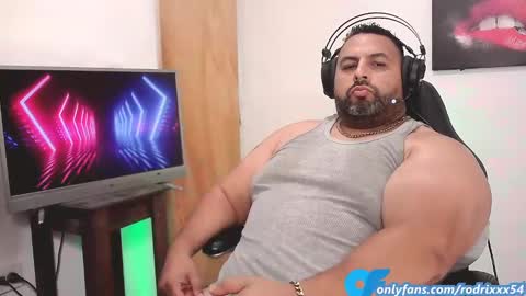 Snapshot of rodrixxx54 chatting on January 2025 01:10:01 AM rodrixxx54 online show from January 2025 01:10:01 AM