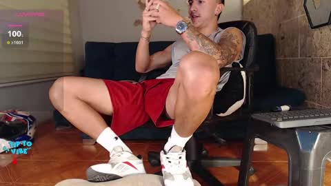 Snapshot of rogert_xx chatting on December 2024 05:53:02 AM Rogert online show from December 2024 05:53:02 AM