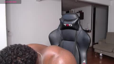 Snapshot of rogger_physique chatting on January 2025 01:42:01 AM Rogger online show from January 2025 01:42:01 AM