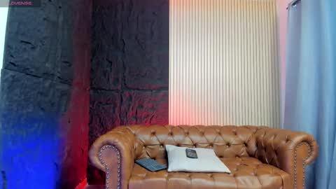 Snapshot of rogger_physique chatting on October 2025 01:29:01 AM Rogger online show from October 2025 01:29:01 AM