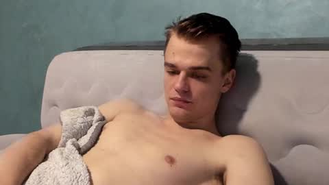 taylor fox online show from November 2025 08:42:02 PM