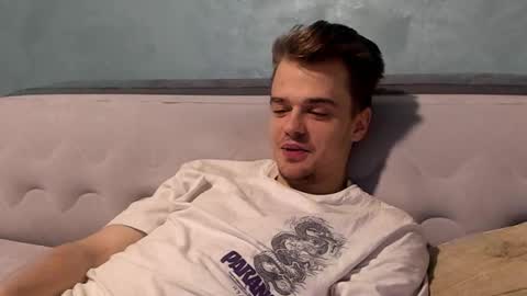 taylor fox online show from November 2025 03:56:02 PM