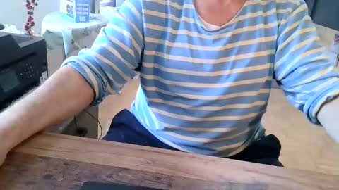 Snapshot of rolandloser1000 chatting on December 2024 09:07:01 AM rolandloser1000 online show from December 2024 09:07:01 AM