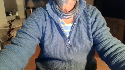 Snapshot of rolandloser1000 chatting on February 2025 07:00:01 PM rolandloser1000 online show from February 2025 07:00:01 PM