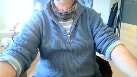 Snapshot of rolandloser1000 chatting on February 2025 09:28:01 AM rolandloser1000 online show from February 2025 09:28:01 AM