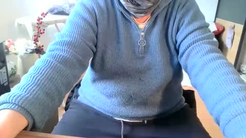 Snapshot of rolandloser1000 chatting on February 2025 08:54:01 AM rolandloser1000 online show from February 2025 08:54:01 AM