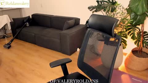 Valery Roldans online show from February 2025 06:51:02 AM