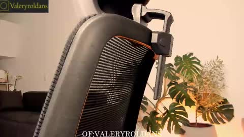 Valery Roldans online show from February 2025 03:29:02 AM