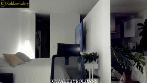 Valery Roldans online show from November 2025 02:55:01 AM