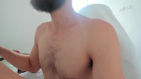 Snapshot of roller_skate_dh chatting on November 2025 10:15:01 PM Dom online show from November 2025 10:15:01 PM