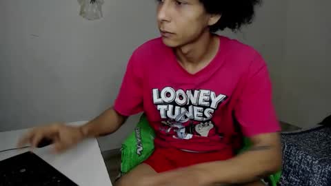 Snapshot of rolling_05 chatting on November 2025 09:25:02 PM rolling_05 online show from November 2025 09:25:02 PM