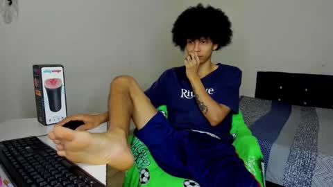 Snapshot of rolling_05 chatting on November 2025 11:18:01 PM rolling_05 online show from November 2025 11:18:01 PM