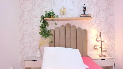   online show from November 2025 12:27:02 PM