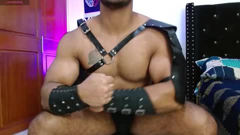 Roman online show from November 2025 09:04:02 PM